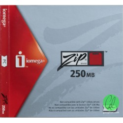 IOMEGA ZIP 250MB DISKETTE IOMEGA ZIP 250MB DISKETTE